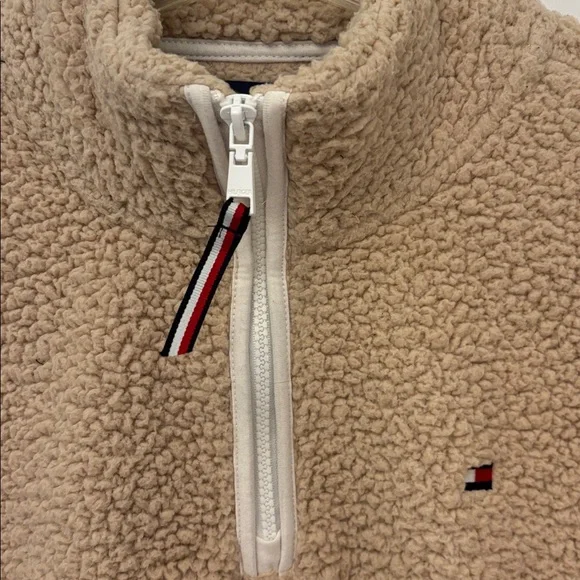 Tommy Hilfiger Beige Sherpa Fleece pull over - Picture 8 of 9